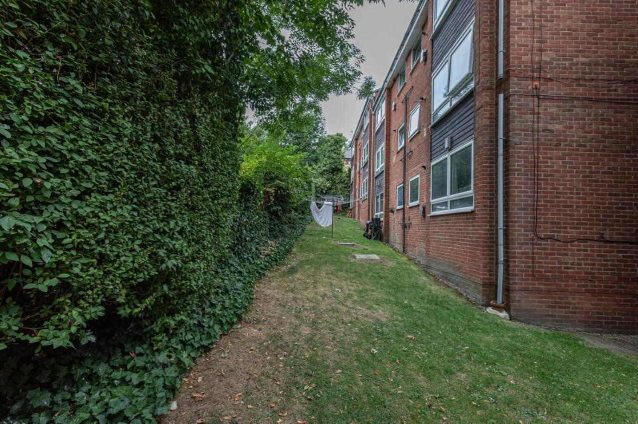Hanifa Place Лидс Экстерьер фото